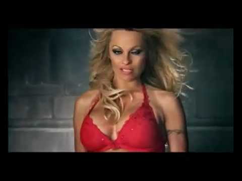 Sexy & Hot Pamela Anderson for 'Bonita de Mas' Clip