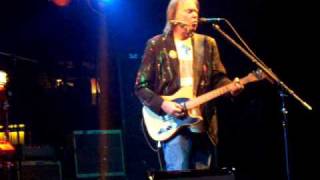 Neil Young - Albuquerque (Live in St. John's, Newfoundland) chords