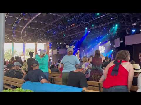 Boyz Ii Men Serenades Epcot With Sensational You Make Me Feel Performance!