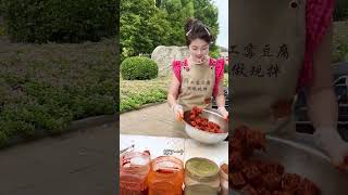 現拌手工黴豆腐 白白的菌絲很漂亮，阿姨忍不住直接拿手抓 #開胃菜#豆腐乳#黴豆腐#美食
