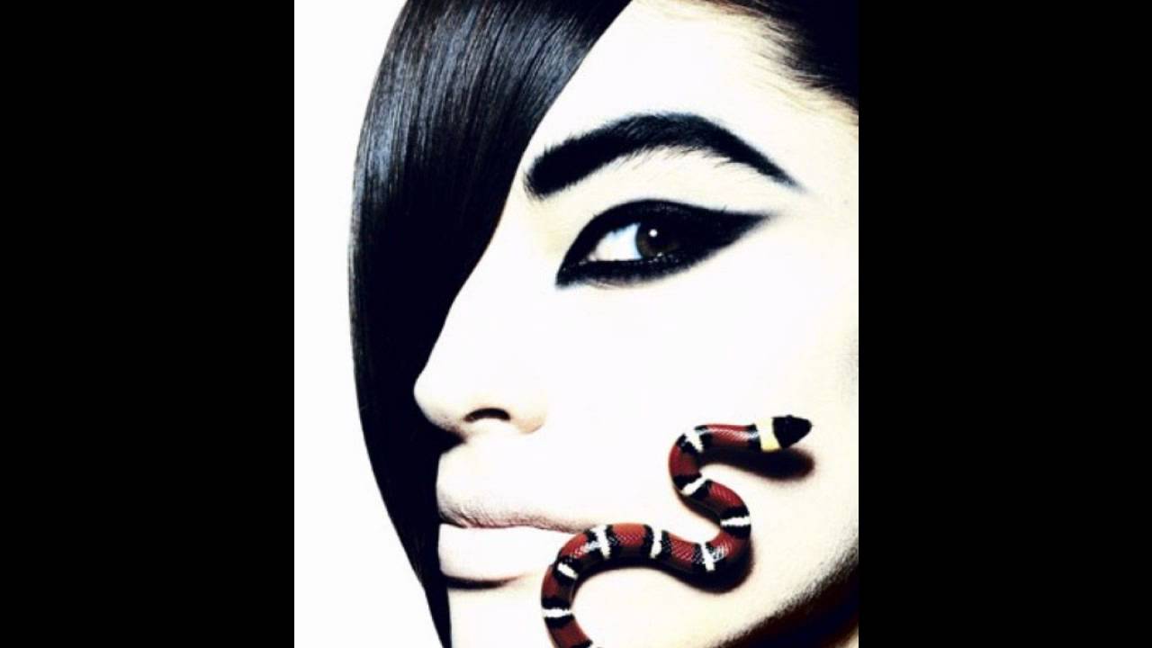 Extreme Beauty in Vogue, The Book - YouTube