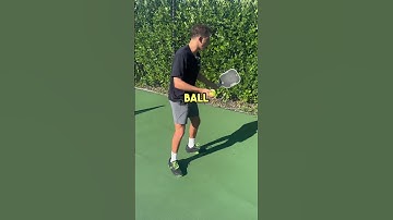 The Triangle Effect (How pros have such fast hands) #pickleball #pickleballtips