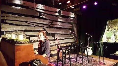 P L x Tangled Strings Open Mic Sessions Laura