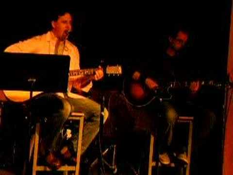 Sorry about the crappy Audio/Video quality: Interstate Love Song / Not Fade Away - Acoustic Cover - Paul & Kev NYC upper east