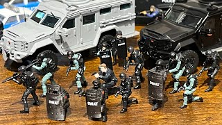 1/64 Scale SWAT Figures and Armored Vehicles 