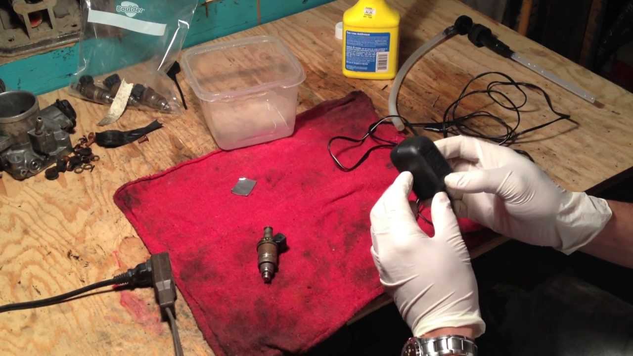 Honda DelSol D16z6 fuel injector cleaning YouTube
