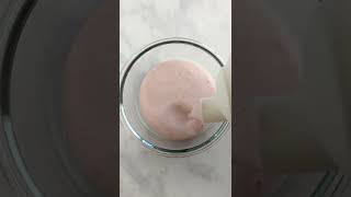Proteinreiches Erdbeer Mousse | Sommerliches Dessert kalorienarm
