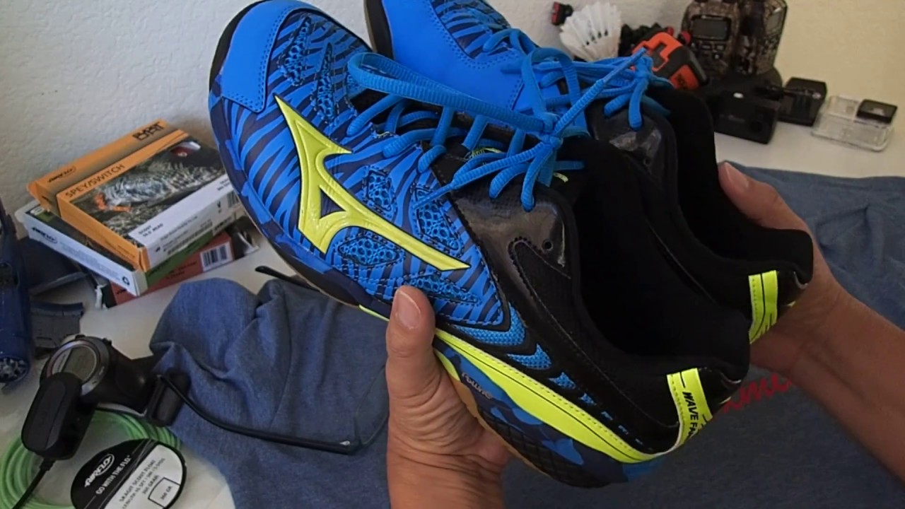 mizuno badminton shoes review