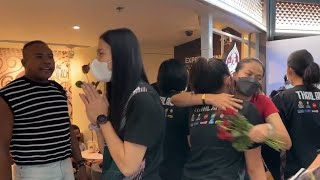 บรรยากาศที่สนามบิน ทีมวอลเลย์บอลหญิงเดินทางกลับถึงประเทศไทย หลังจบการแข่งขันชิงแชมป์โลก 2022