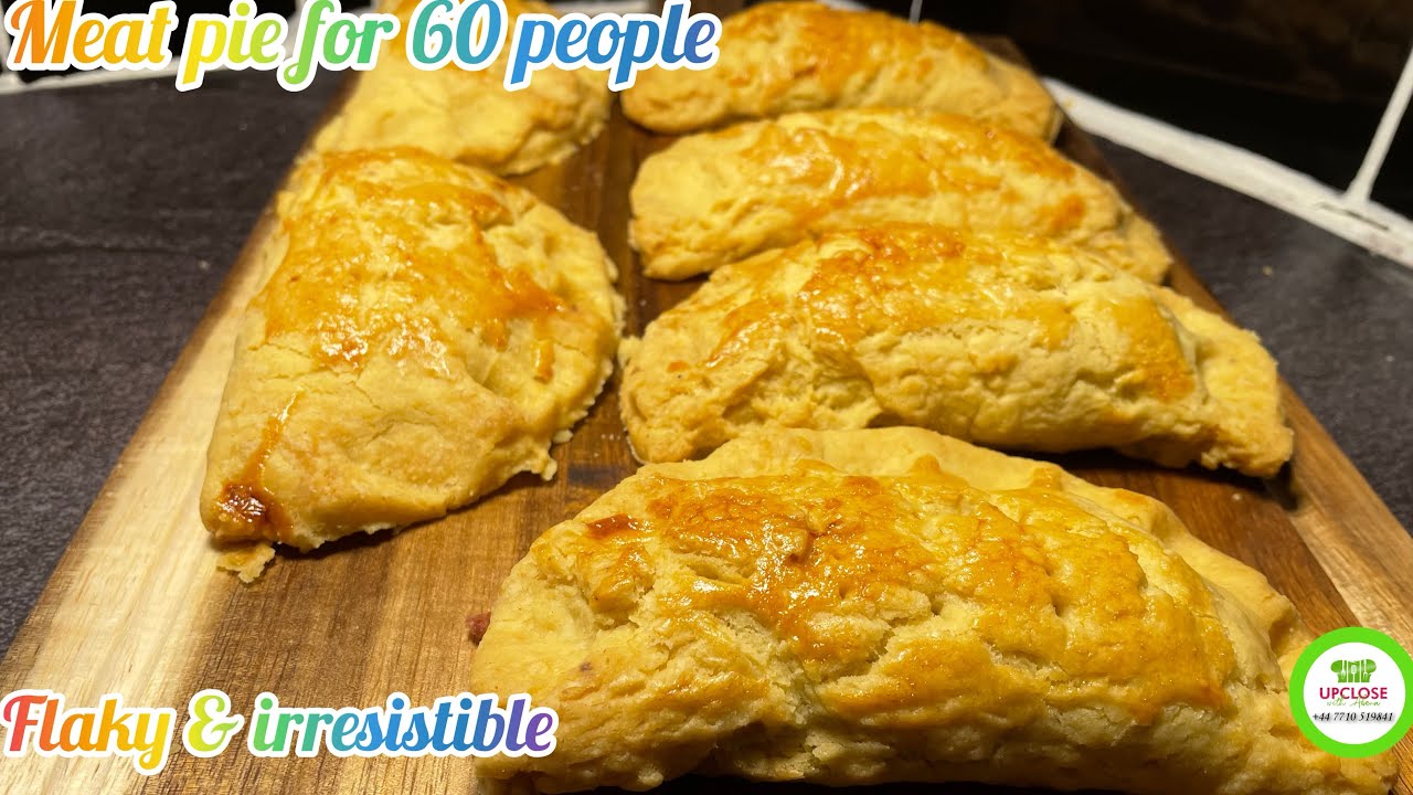 Давайте приготовим этот восхитительный, слоёный и вкусный мясной пирог с золотистой корочкой на 6...