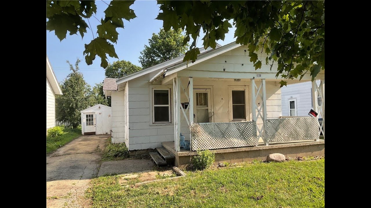 NEW LISTING: 1236 Moore Street Decatur IL 62521