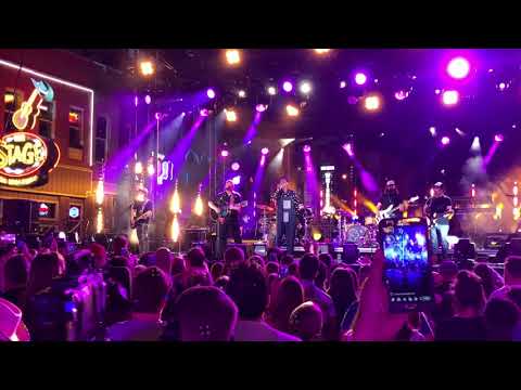 CMT Crossroads | Luke Combs + Leon Bridges | “Hurricane”