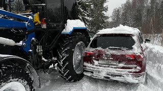 Трактор Мтз-82(ДТП), помощь водителям, лютое начало зимы( нарезки)! Поздравление с Новым годом!