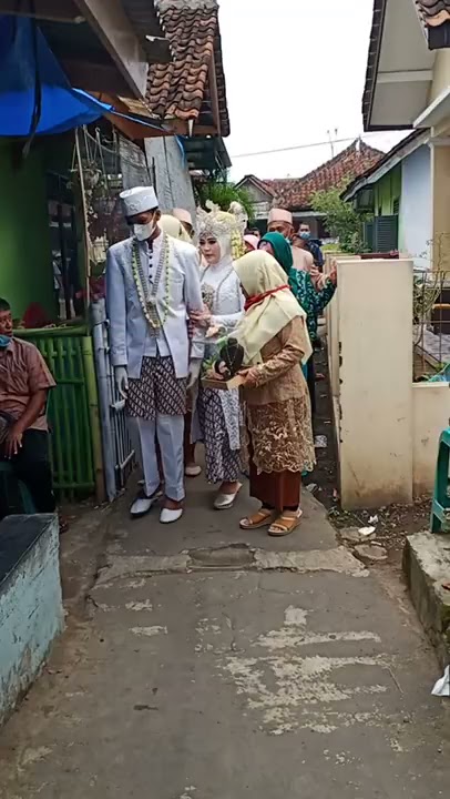 PENGANTIN BARU ADAT SUNDA DIPILEMBURAN https://tokopedia.link/0xERLwNfKsb