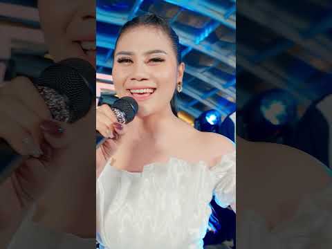 Dengerin 'Laila Canggung'