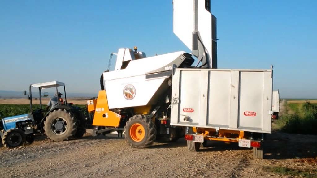 Vendimiadora 8015 de arrastre de Pellenc