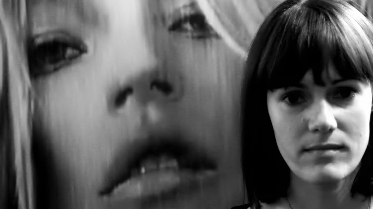 Renate Buckley visits Outside the Square Gallery