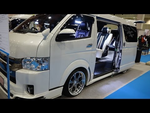 Toyota Hiace 16 chỗ phiên bản 2017