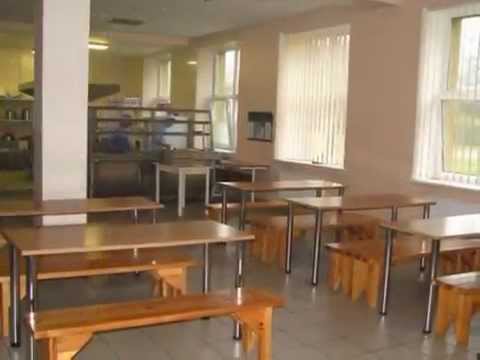 Video: Grįžkite Atgal į Mokyklą Su Absolventų Viešbučiais Kelionė