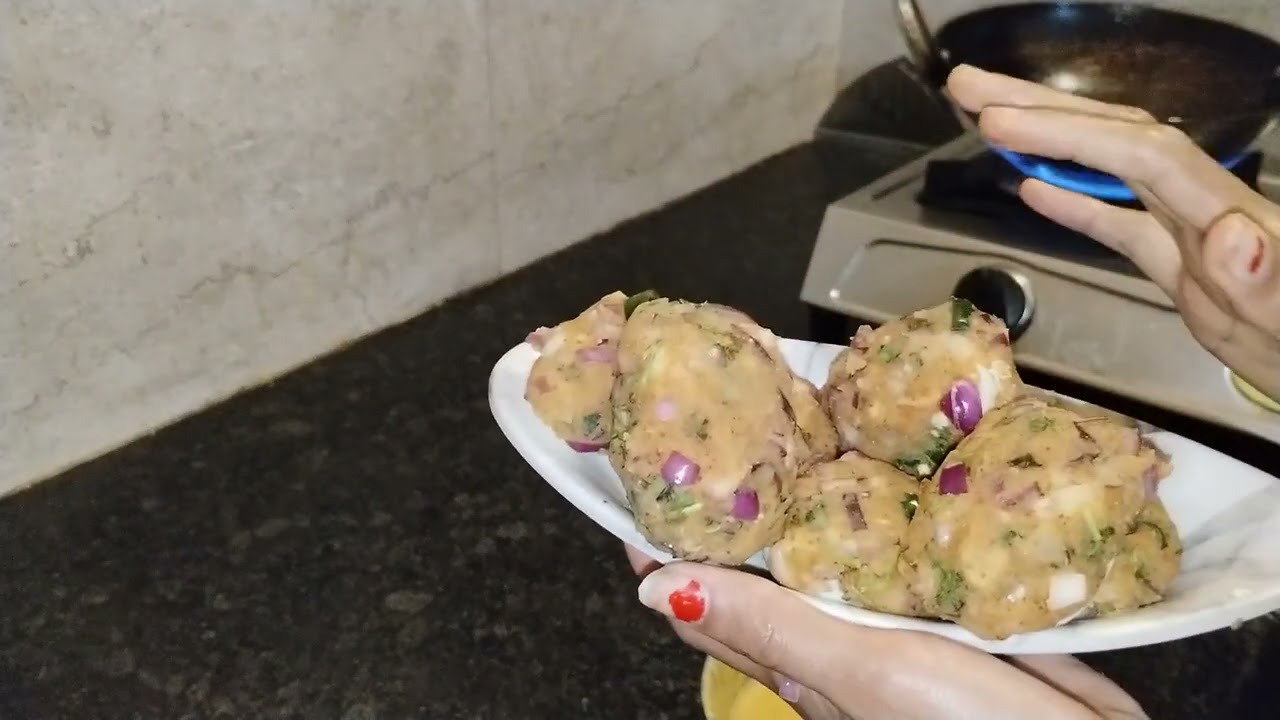 Tasty anda pakoda 👌👌💐💐💯💯🎊🎊♥️♥️♥️♥️