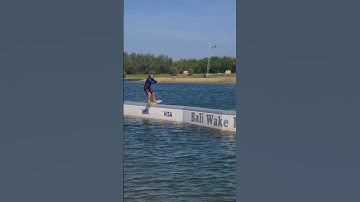 wake boarding anyone?Cobain deh di bali. #wakeboarding #baliwakepark #bali #selancar #liburan