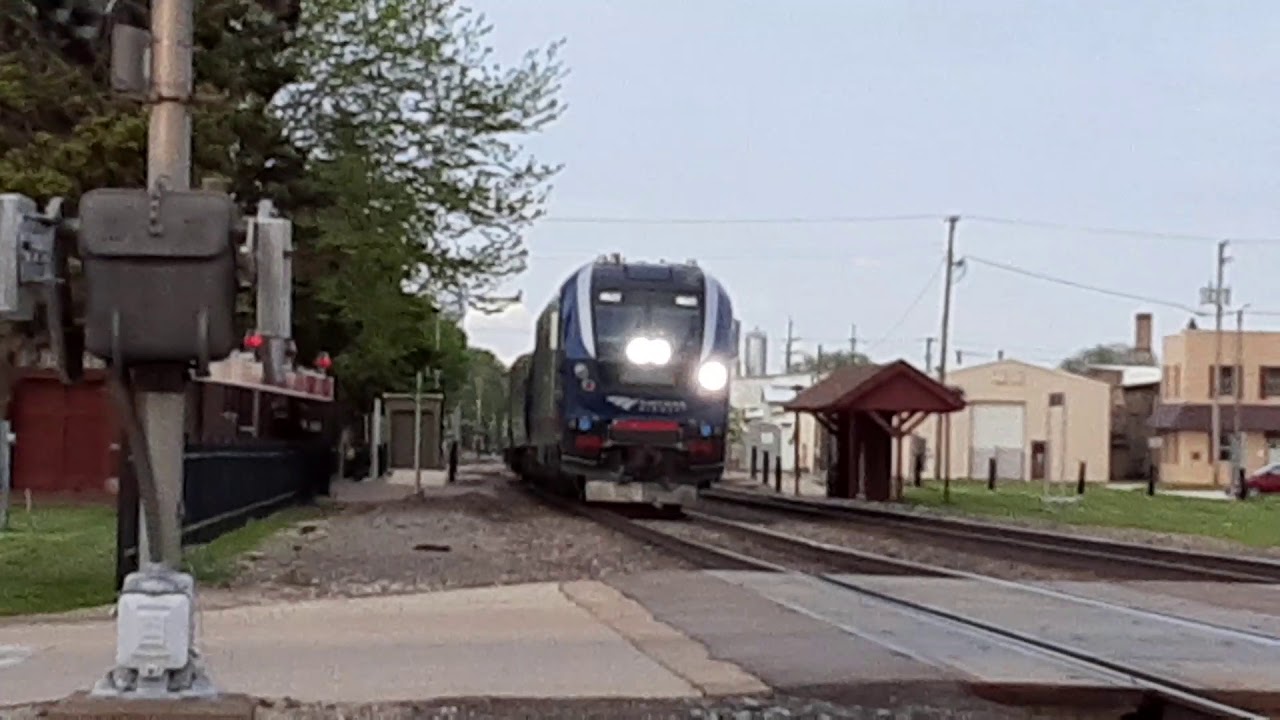 the-amtrak-zephyr-arrives-at-plano-youtube