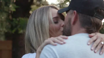 How did Chris Lane meet Lauren?