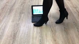 Girl crush Ipad with high heels