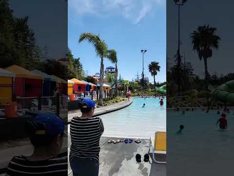 Vidéo: Parc aquatique South Bay Shores à California's Great America