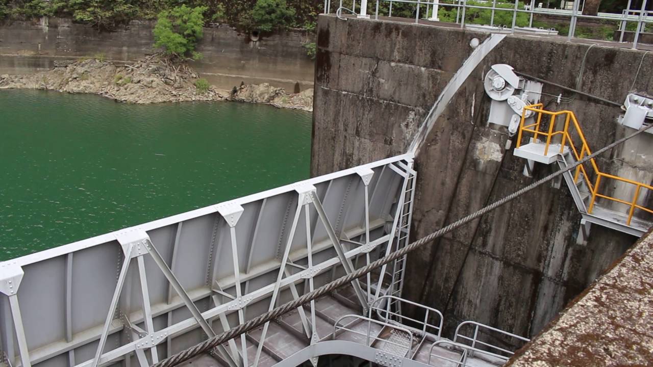 一ツ瀬ダム 見学ツアー　クレストゲートオープン