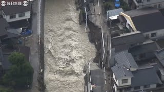西日本大雨、7県避難指示　130万人　広島に「緊急安全確保」