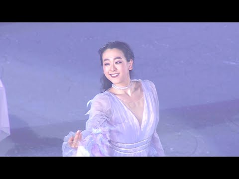 浅田真央、アイスショーで華麗なスケーティング披露 辻井伸行の生演奏で一夜限りの夢の共演 アイスショー『BEYOND』スペシャルプログラム