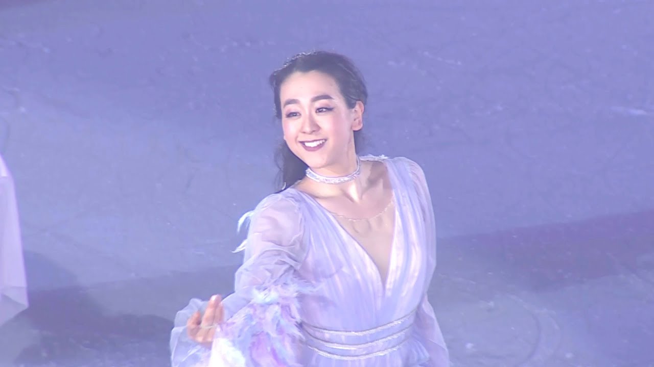 浅田真央、アイスショーで華麗なスケーティング披露　辻井伸行の生演奏で一夜限りの夢の共演　『エアウィーヴプレゼンツ「BEYOND」特別公演』