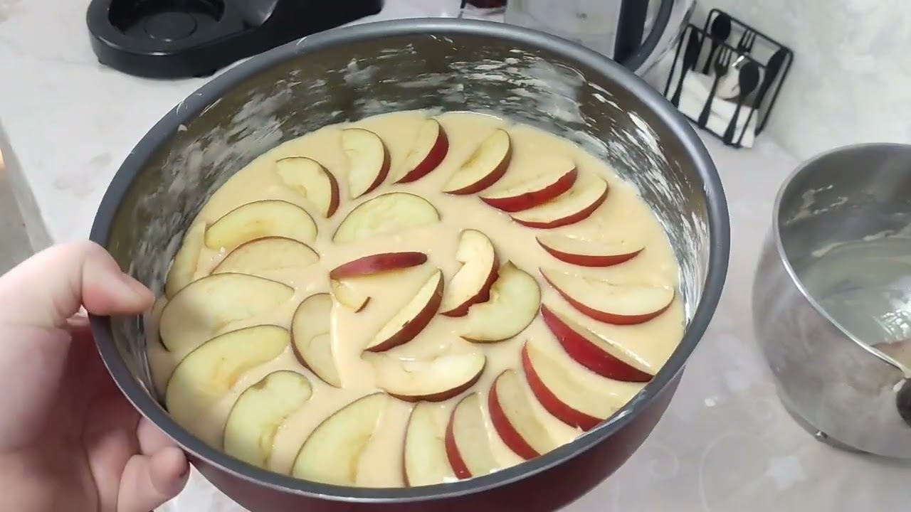 Шарлотка по новому рецепту. Захотелось простого супчика с курочкой