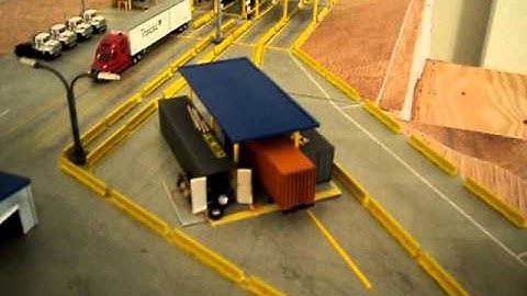 Maint Shop-scratch built -N scale.AVI