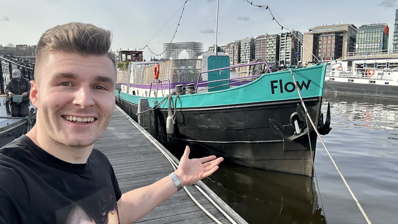 AUF EINEM BOOT SCHLAFEN MITTEN IN AMSTERDAM !