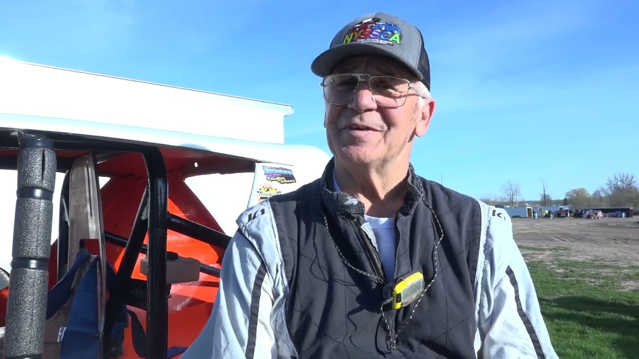 Don Briggs shows his Vintage Modified and talks about his past Apr 16 2024