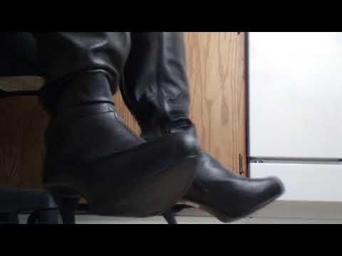 ASMR BLACK BOOTS TAPPING