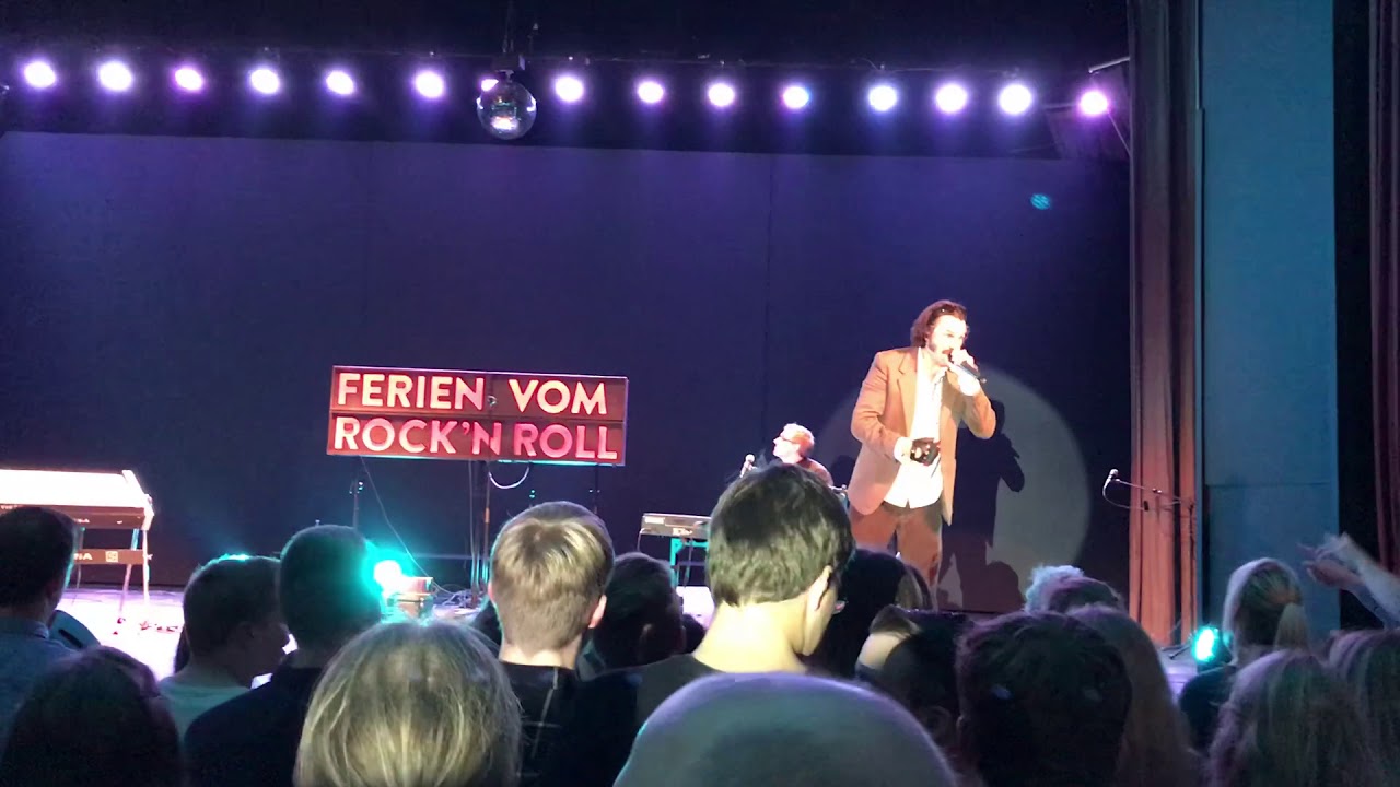 Christian Steiffen Ich hab Dir den Mond gekauft Cloppenburg 14.10.2017 Stadthalle YouTube Christian Steiffen Ich hab Dir den Mond gekauft Cloppenburg 14.10.2017 Stadthalle YouTube