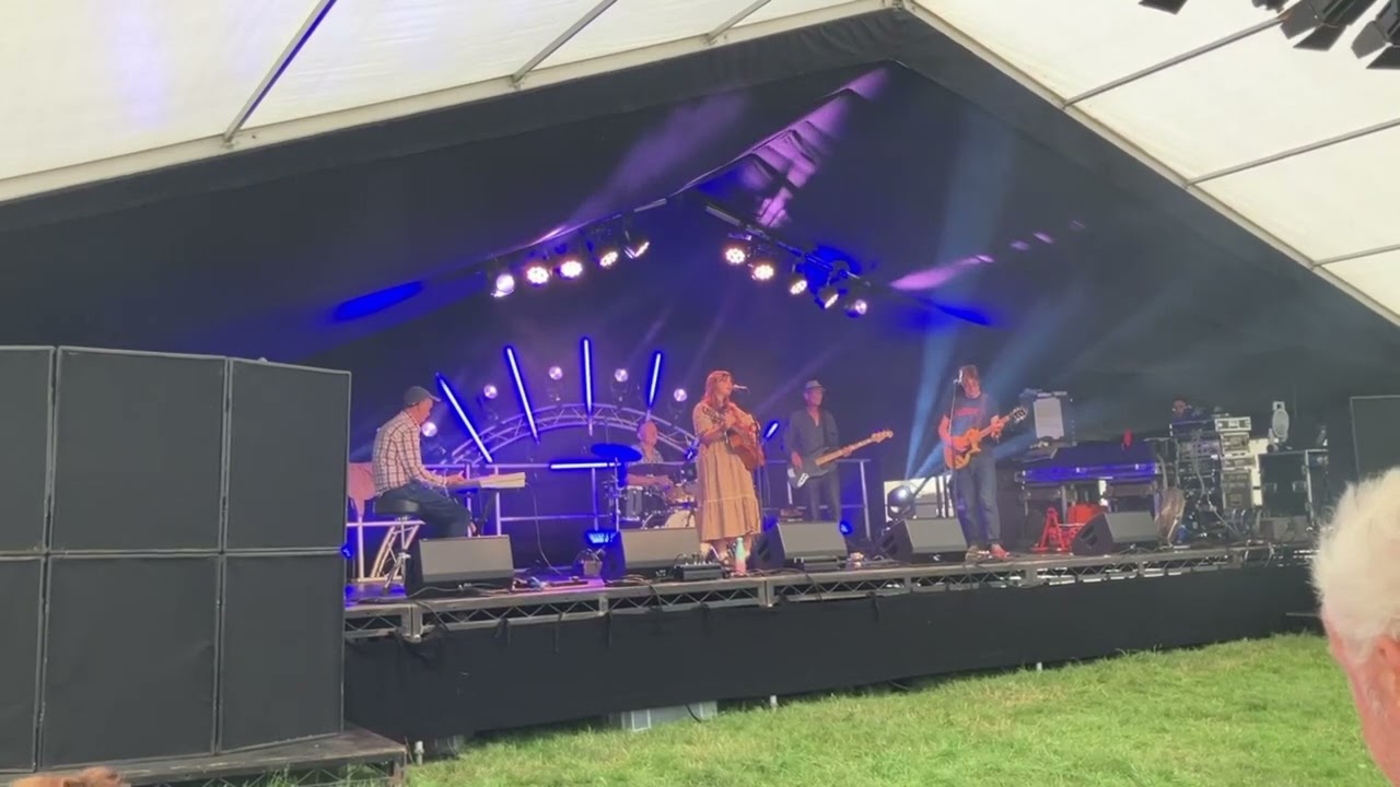 Lucy Grubb - Wild Horses (Live @ Folk East 2025)