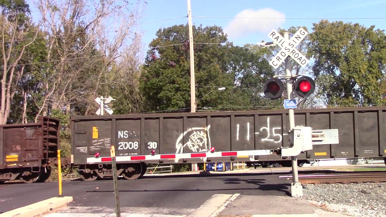 Holloway Rd. Grade Crossing (Holland, OH) 10/24/18 YouTube