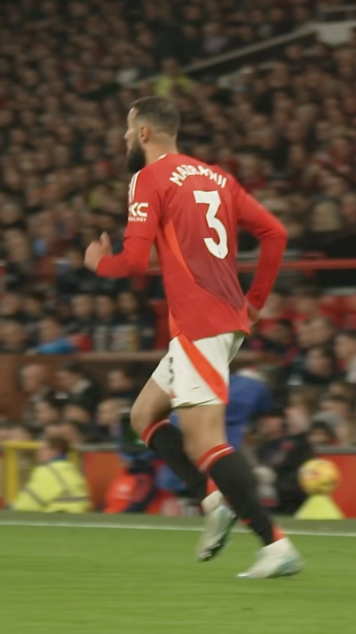 Noussair Mazraoui Was EVERYWHERE Against Chelsea ??