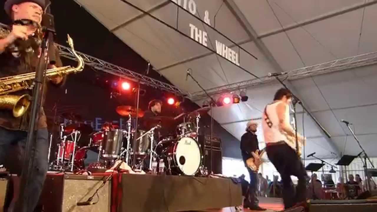 Sleduj Mike Zito & The Wheel - Bootleg, Born On The Bayou, Gaildorfer Bluesfest, 04.07.2015 na YouTube Sleduj Mike Zito & The Wheel - Bootleg, Born On The Bayou, Gaildorfer Bluesfest, 04.07.2015 na YouTube