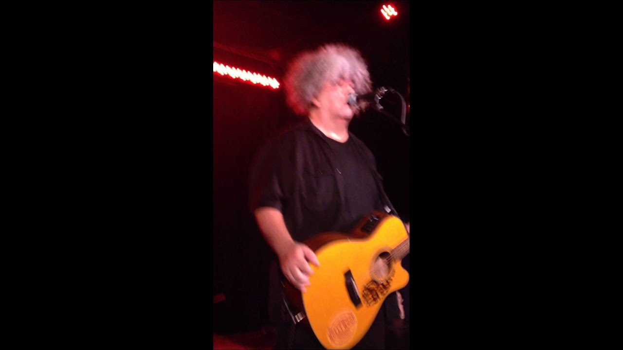 King Buzzo Tells Funny Mike Patton Story + Heckler