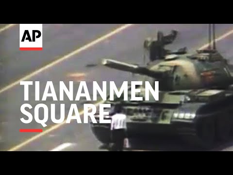 Video Tiannamen Square Demonstration: Man In Fron Of Tank