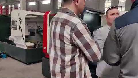 Russian customers visit our CNC machine tool factory