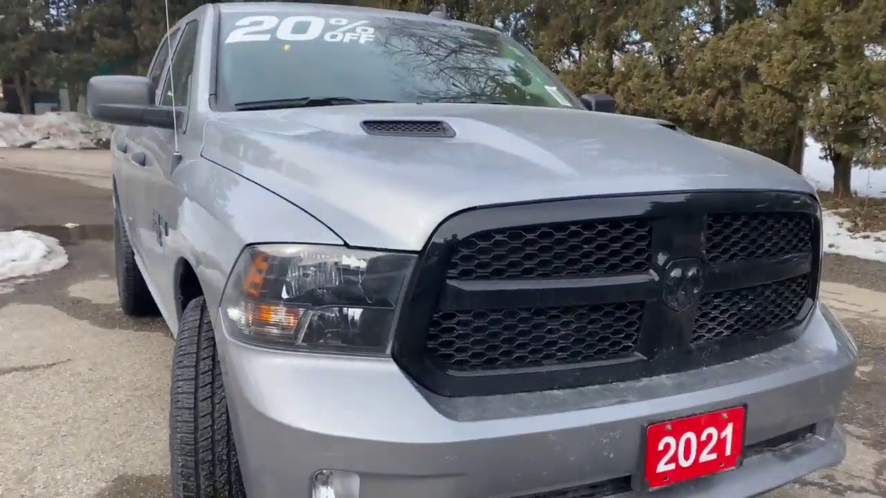 21 Ram 1500 Classic Express Crew Cab Night Edition Stockie Chrysler Ram Trucks Waterloo Youtube