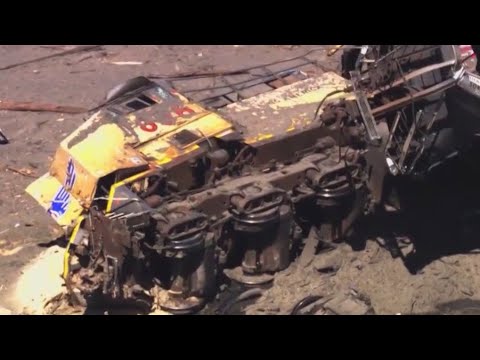 Train derails in Mojave Desert