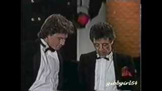 Vignette de la vidéo "Andy Gibb Frankie Valli   Grease 1"