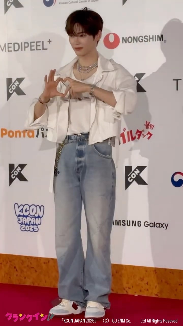 ZEROBASEONE ソン・ハンビン、「KCON」レカペに登場！ キュートな